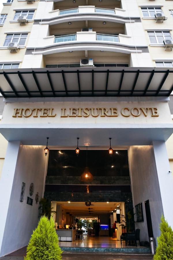 Leisure Cove Hotel And Apartments Джордж Таун Екстериор снимка